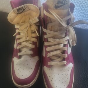 Nike Dunk sky high bright magenta sneakers